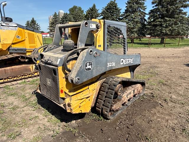 Image of John Deere 323E equipment image 1