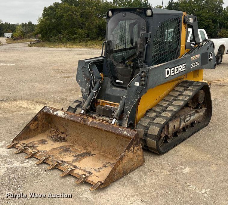 Main image John Deere 323E