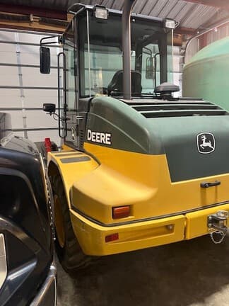 Image of John Deere 324J equipment image 4