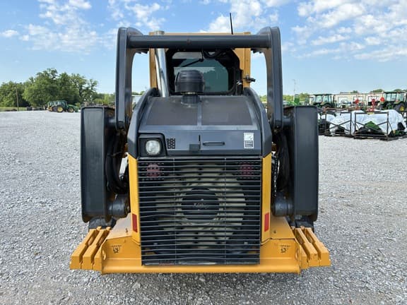 Image of John Deere 326E equipment image 3