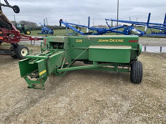 Image of John Deere 328 equipment image 2