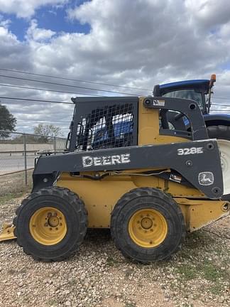 Image of John Deere 328E equipment image 3