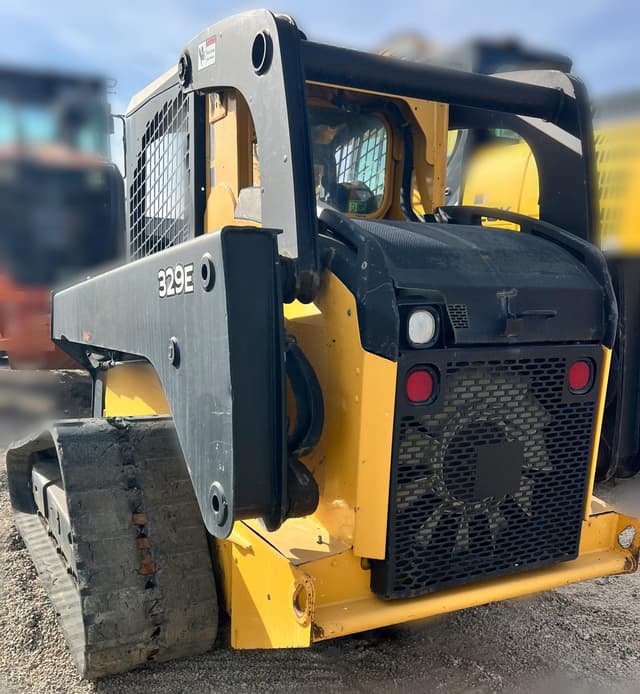 Image of John Deere 329E equipment image 3