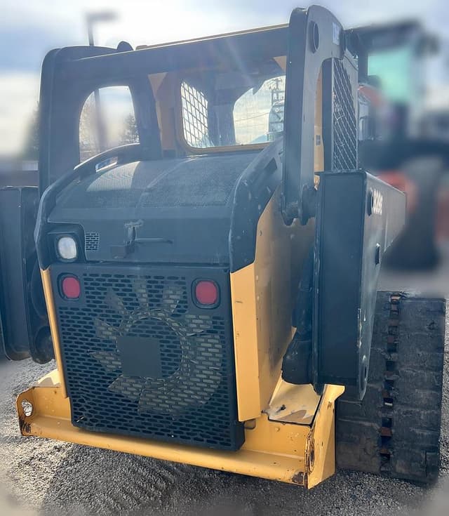 Image of John Deere 329E equipment image 2