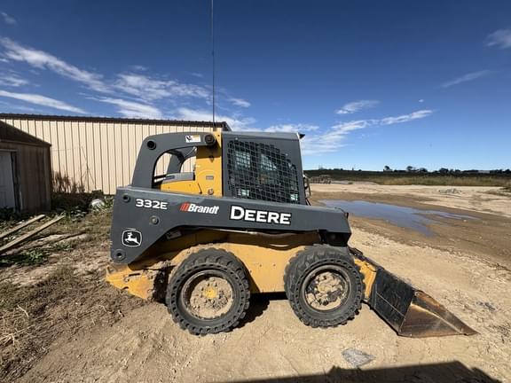 Image of John Deere 332E Primary image
