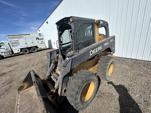 Image of John Deere 332E Primary image