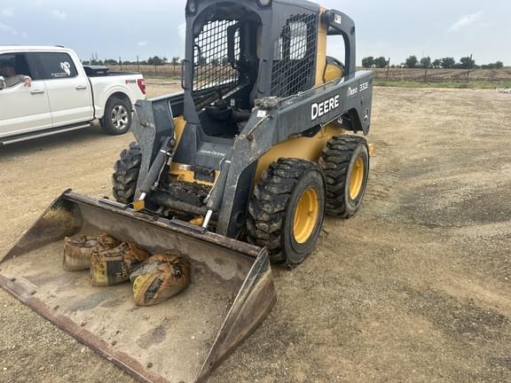 Image of John Deere 332E equipment image 2