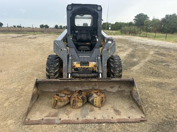 Image of John Deere 332E equipment image 3
