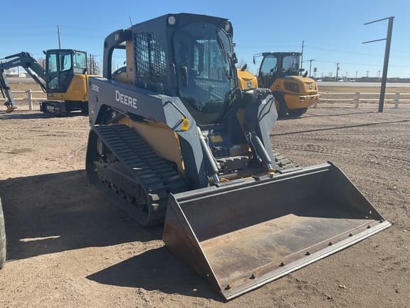 Image of John Deere 333E equipment image 4