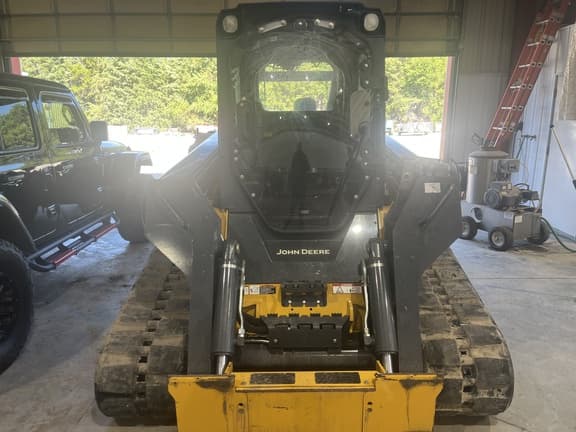 Image of John Deere 333E equipment image 2