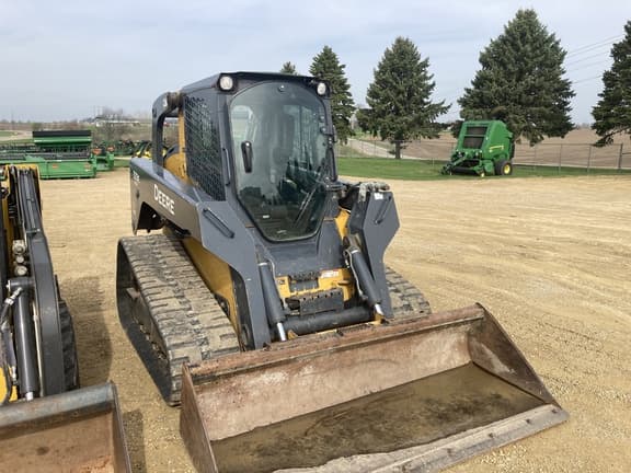 Image of John Deere 333E equipment image 2