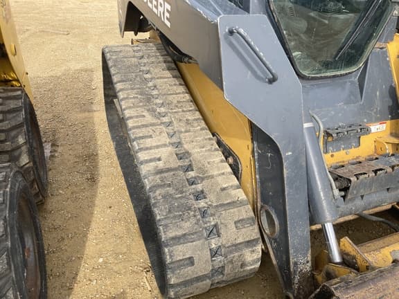 Image of John Deere 333E equipment image 3