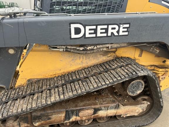 Image of John Deere 333E equipment image 3