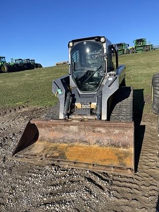 Image of John Deere 333E equipment image 2