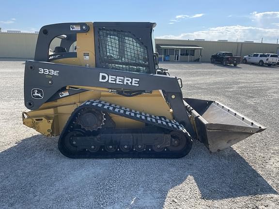 Image of John Deere 333E equipment image 2