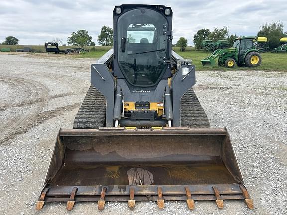 Image of John Deere 333E equipment image 2