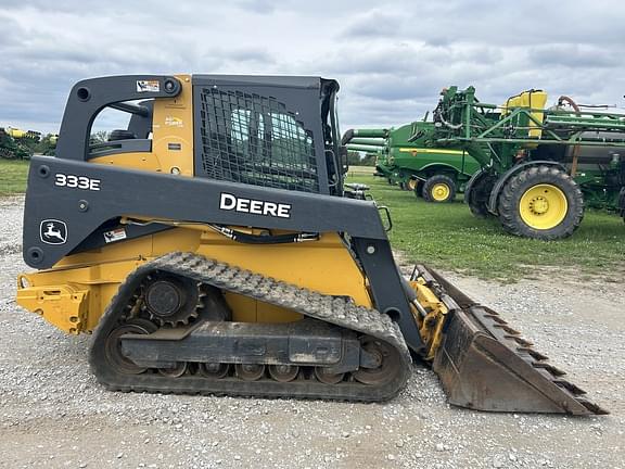 Image of John Deere 333E equipment image 4