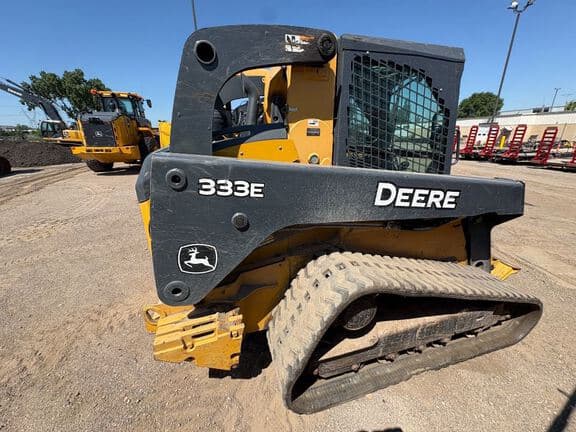 Image of John Deere 333E equipment image 3