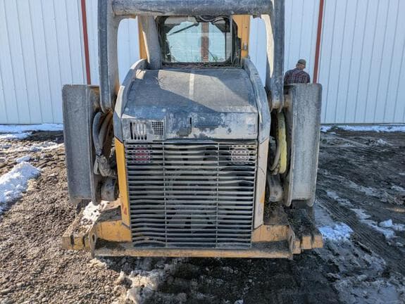 Image of John Deere 333E Image 0