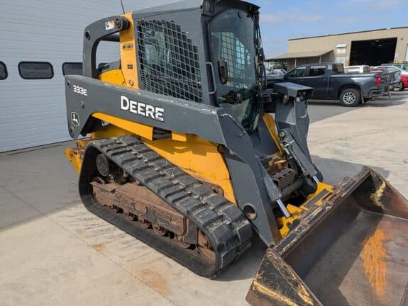 Image of John Deere 333E Primary image
