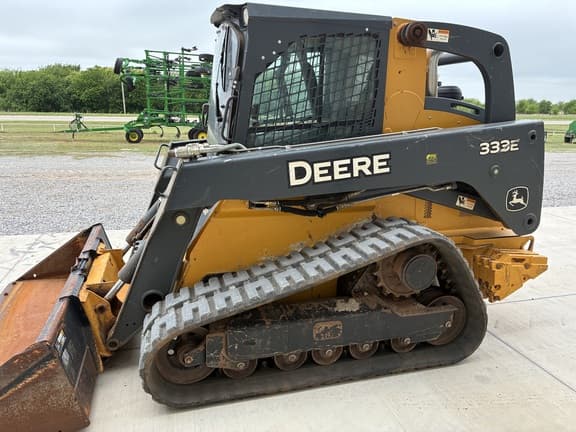Image of John Deere 333E equipment image 1