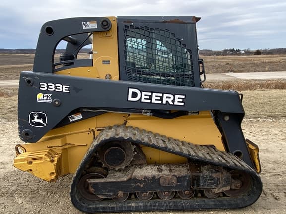 Image of John Deere 333E equipment image 2