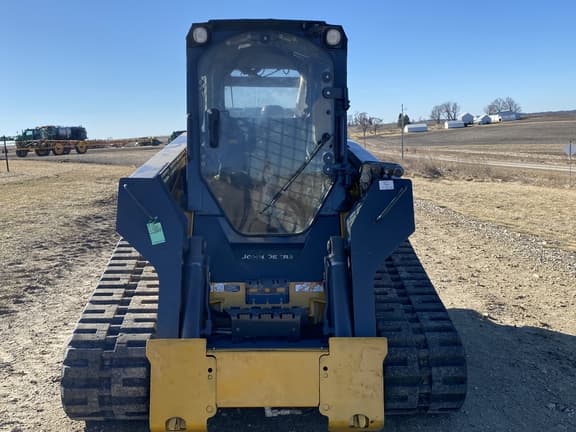 Image of John Deere 333E equipment image 1