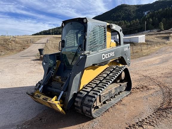 Image of John Deere 333E equipment image 1