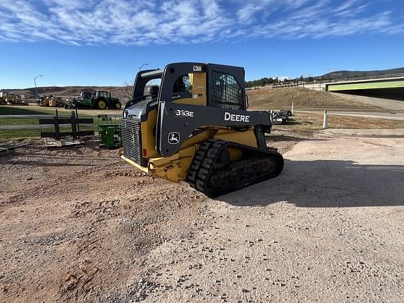 Image of John Deere 333E equipment image 3