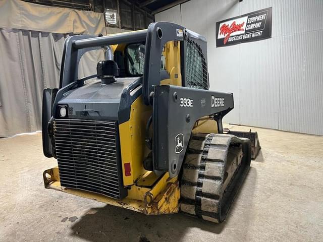 Image of John Deere 333E equipment image 4