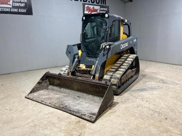 Image of John Deere 333E equipment image 1