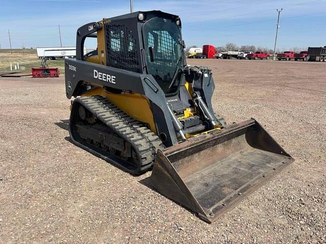 Image of John Deere 333E equipment image 1