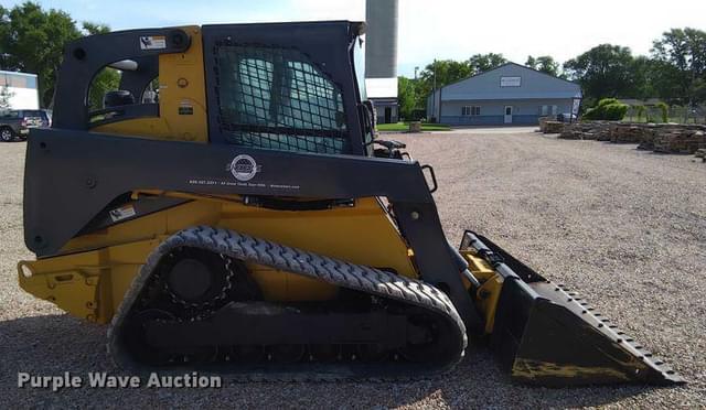 Image of John Deere 333E equipment image 3