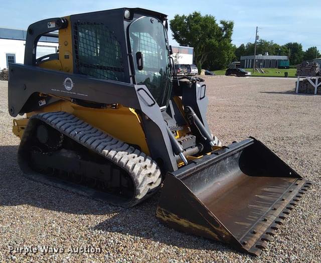 Image of John Deere 333E equipment image 2