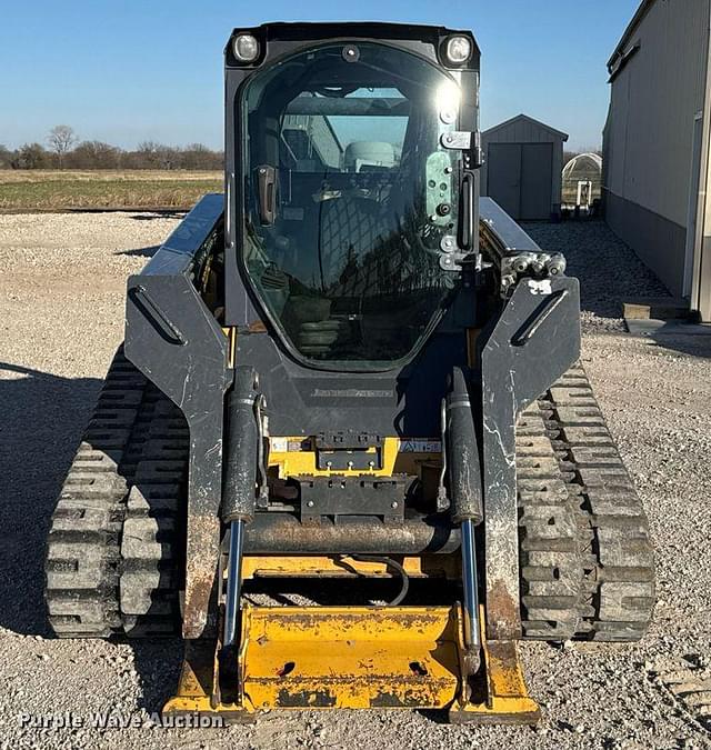 Image of John Deere 333E equipment image 1