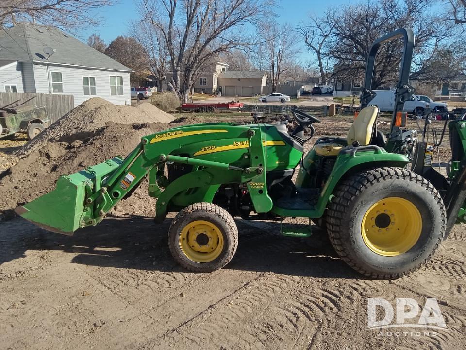 Image of John Deere 3720 Primary image