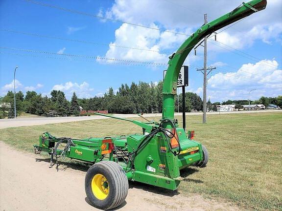 Image of John Deere 3975 equipment image 2