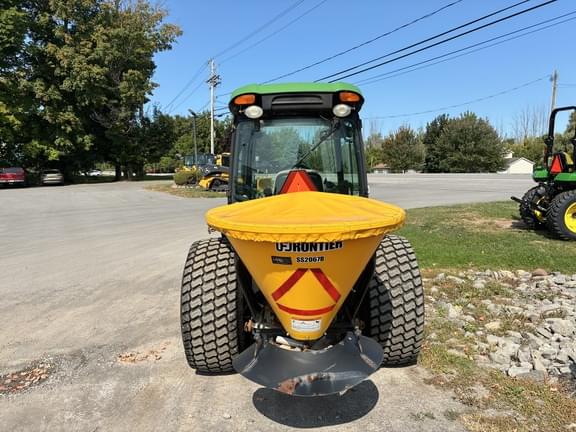 Image of John Deere 4044R equipment image 3