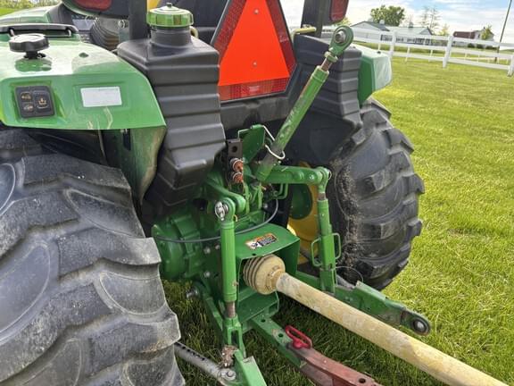 Image of John Deere 4044R equipment image 3