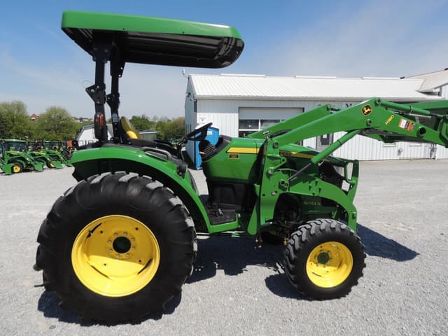Image of John Deere 4044R equipment image 4