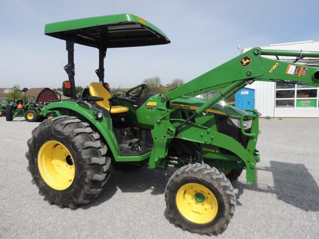 Image of John Deere 4044R equipment image 3