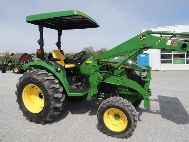 Image of John Deere 4044R equipment image 2
