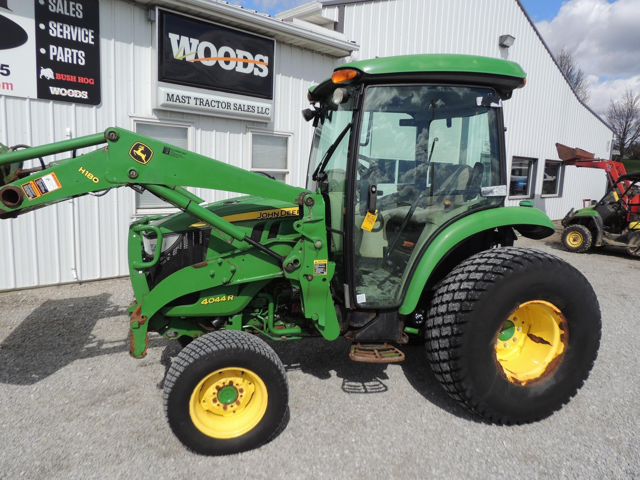 2014 John Deere 4044R Equipment Image0