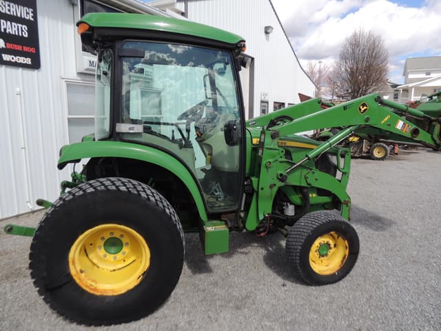 Image of John Deere 4044R equipment image 3