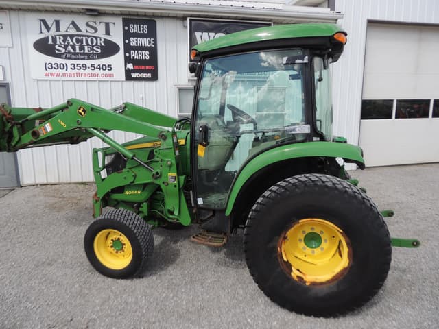 Image of John Deere 4044R equipment image 1