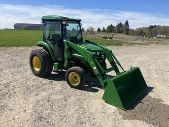 Image of John Deere 4044R equipment image 3