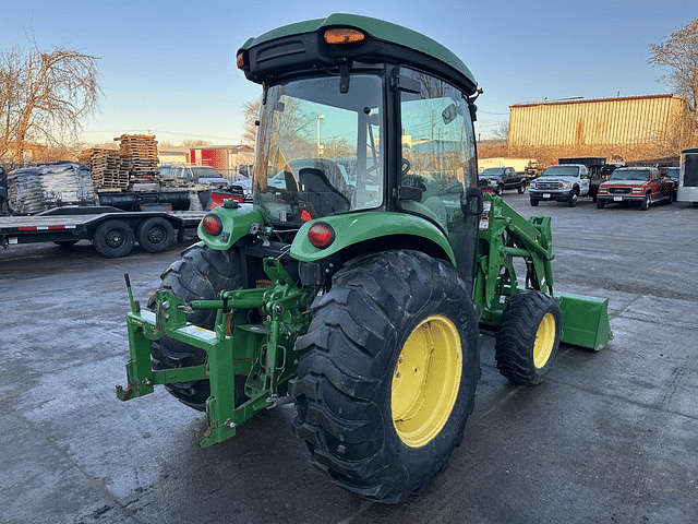 Image of John Deere 4052R equipment image 4