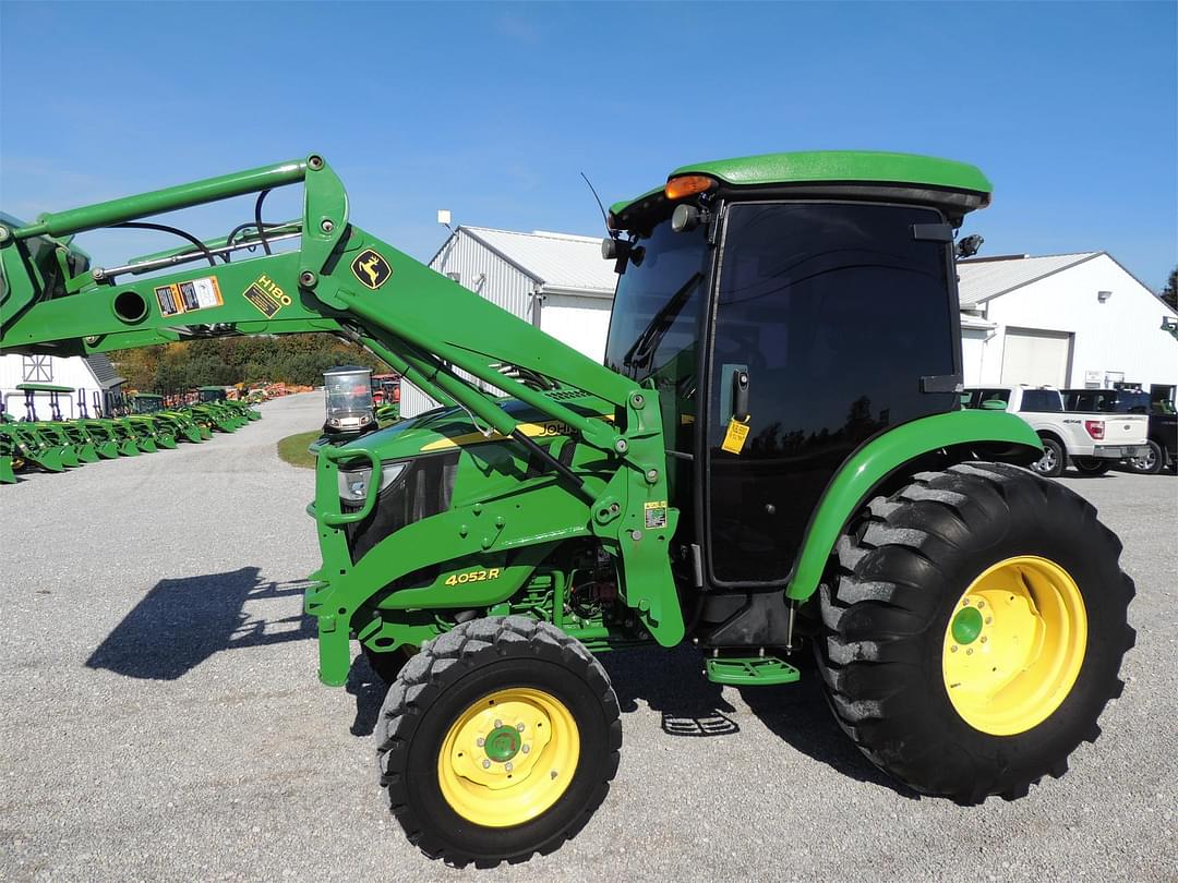 Image of John Deere 4052R Primary image