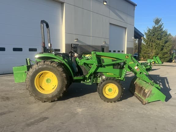 Image of John Deere 4066M equipment image 1