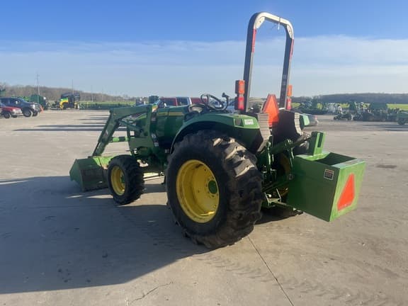 Image of John Deere 4066M equipment image 4